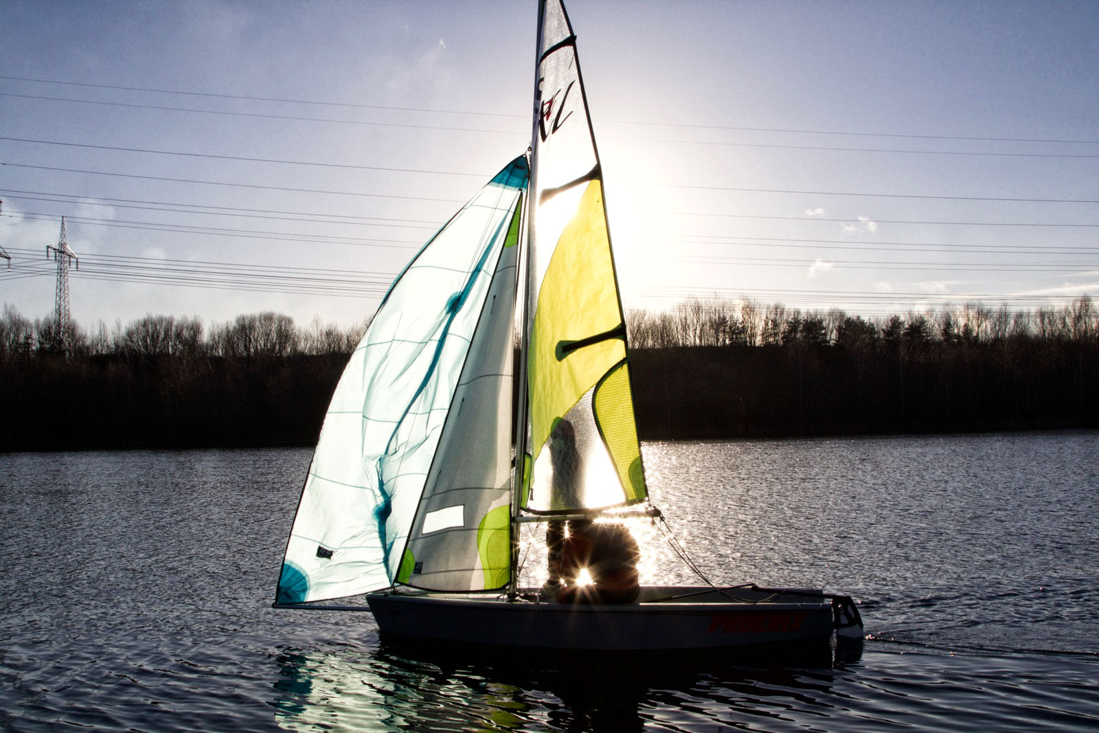 Segeln – Wasser Wind und Wellen.